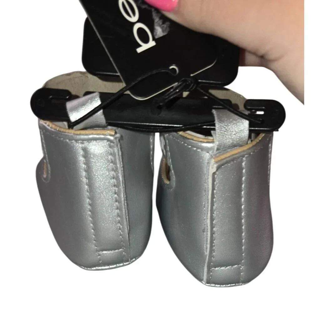 New Bebe Baby Girl Silver Shoes Size 4 (9-12 M)
